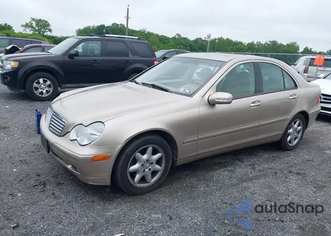 2004 Mercedes-Benz C 240 4Matic из США, поврежденный, VIN WDBRF81J14F450611